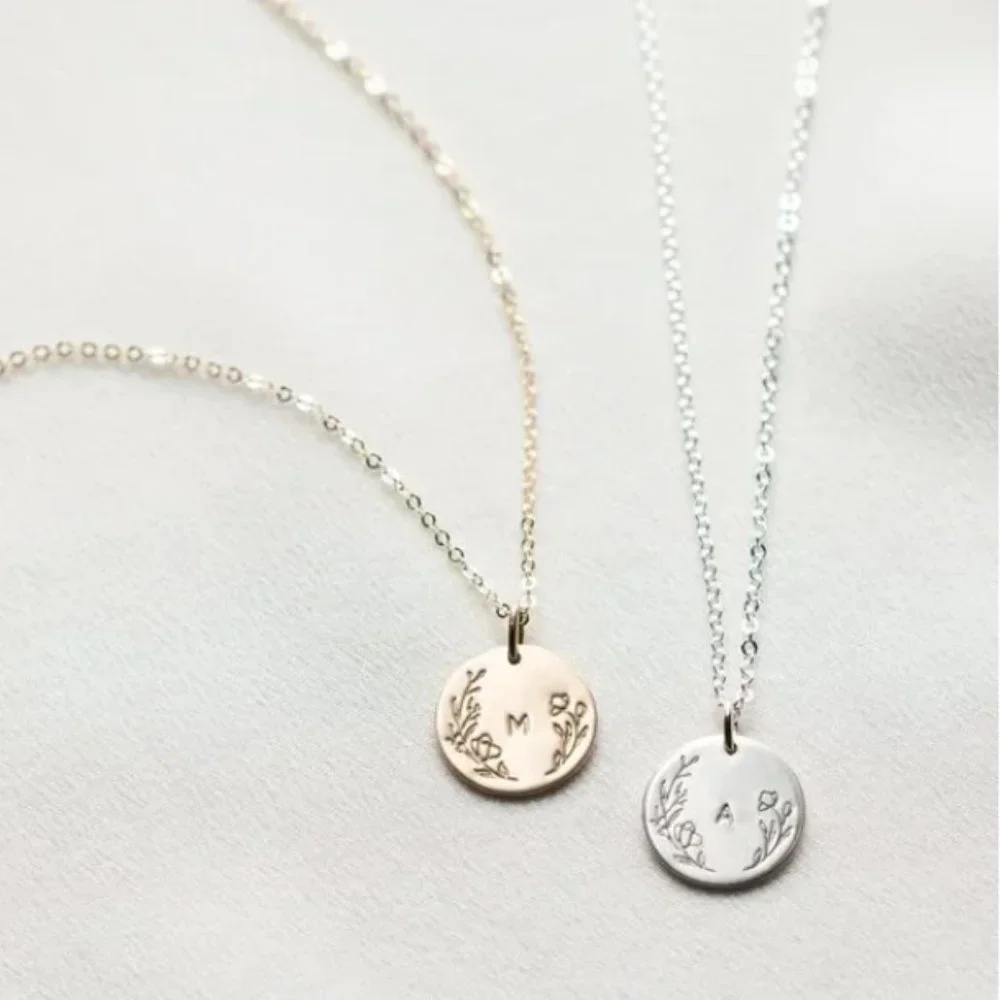 Floral Letter O Initial Dainty Silver/Gold Disc Botanical Customized Necklace - Picture 3 of 16